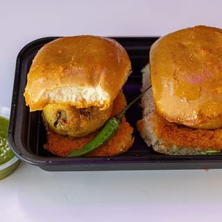 Butter Vada Pav (S)