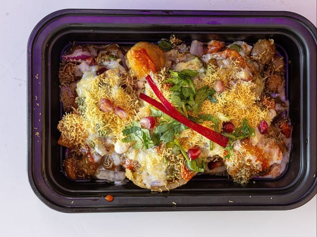 Aloo Tikki Chole Chaat (S).